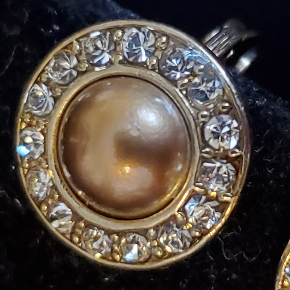 Monet goldtone round clip-on earrings with faux diamonds - Picture 2 of 9